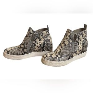 Steve Madden Snakeskin Sneaker Boots Fit 8.5